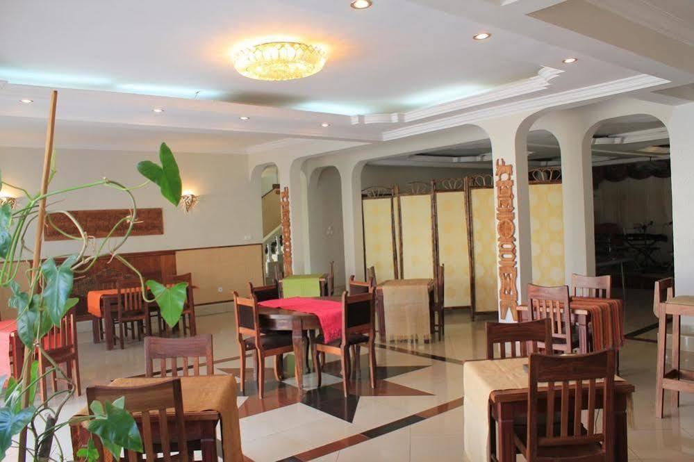 K.Meleon-Hotel Antananarivo Exterior photo